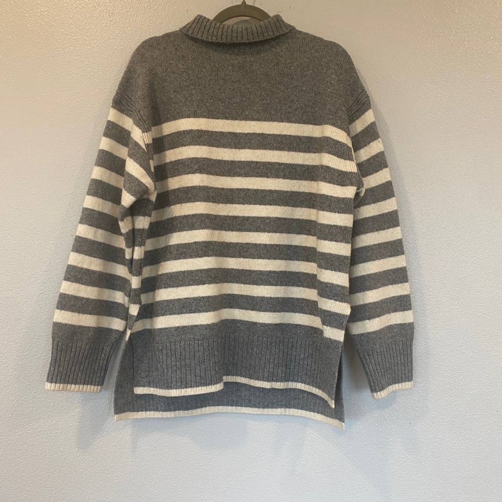 H&M Women's Grey White Striped Turtleneck Sweater Size M Relaxed High Low Hem